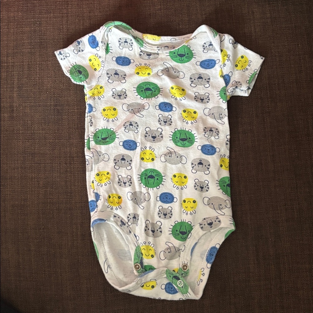 ❤️Pekkle 6 Month Onesie